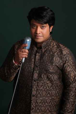 Book Divya Kumar